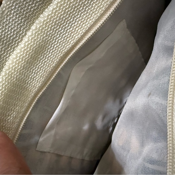 Elegant Woven Tote Bag - Black and Tan - Picture 4 of 9